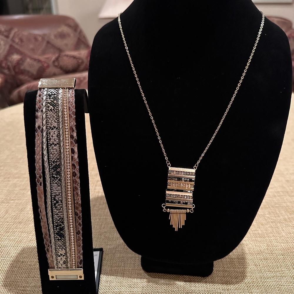 Necklace & Bracelet